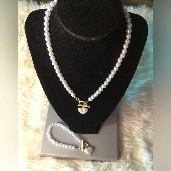 NEW NECKLACE AND BRACELET WITH A HEART. - Picture 2 of 7